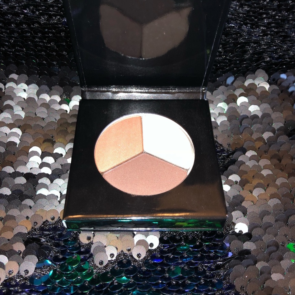 HOSTESS 💕PICK TruAura E/S- Coffee Shop